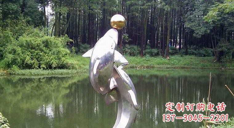 泰州海豚的传说——不锈钢公园顶部雕塑