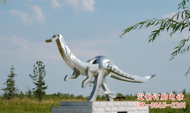 泰州不锈钢鸭嘴龙雕塑艺术与自然完美结合