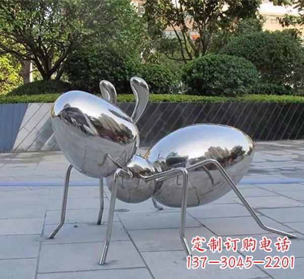 泰州不锈钢蚂蚁雕塑一座镜面公园的精美装点