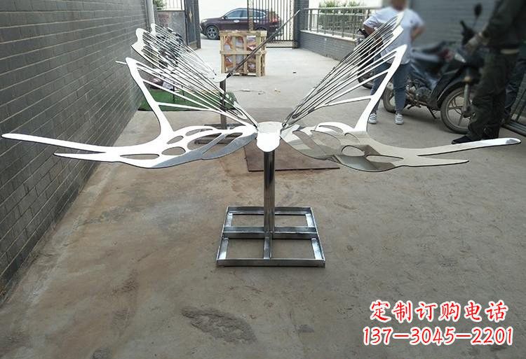 泰州非凡之美不锈钢公园的蝴蝶雕塑
