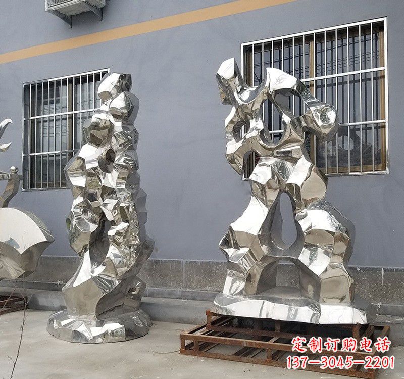 泰州太湖石雕塑精美的艺术品