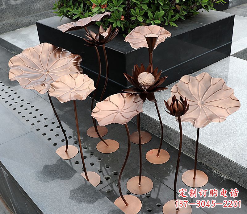 泰州不锈钢古铜色荷花雕塑传承传统文化的精美艺术品