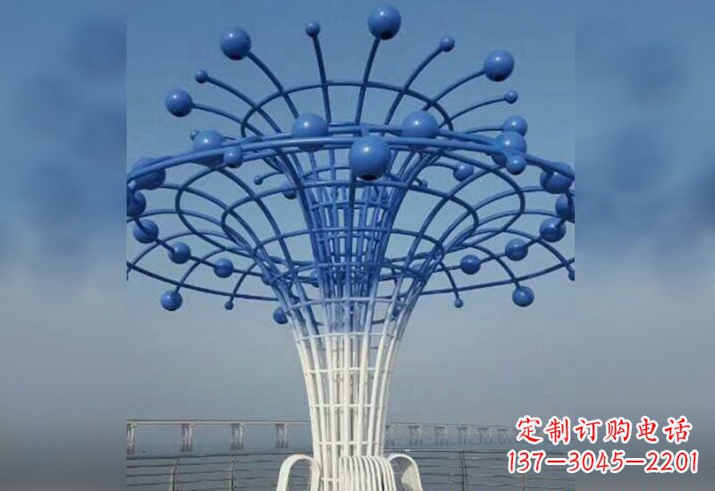 泰州不锈钢广场上的喷泉雕塑
