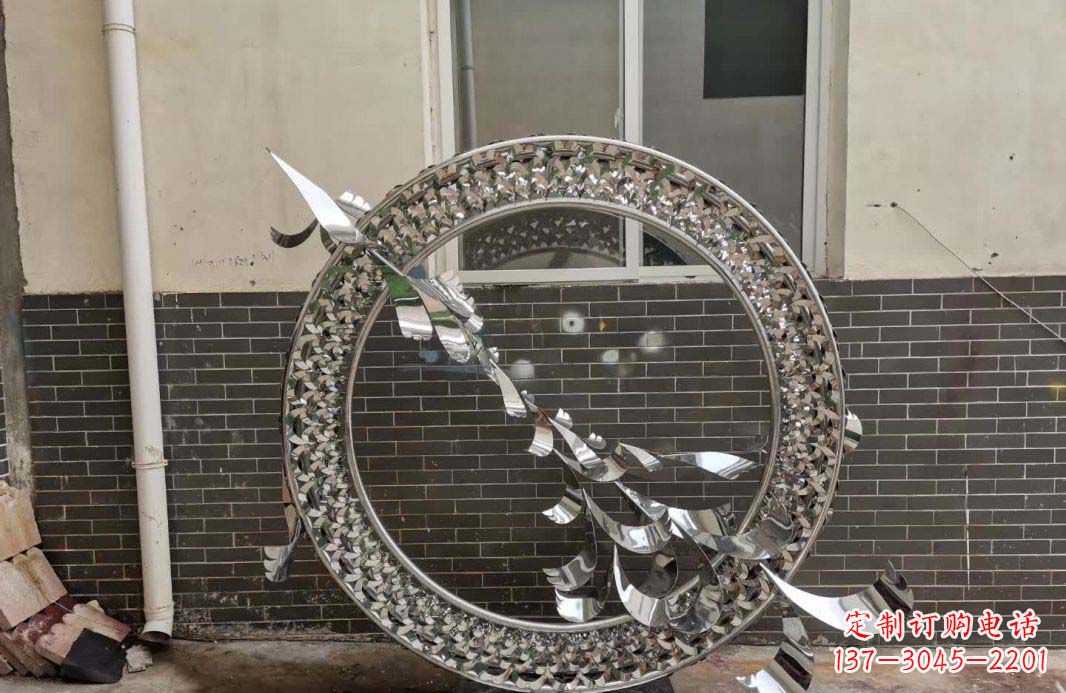 泰州“不锈钢广场飞鸽圆环雕塑”精美的艺术品