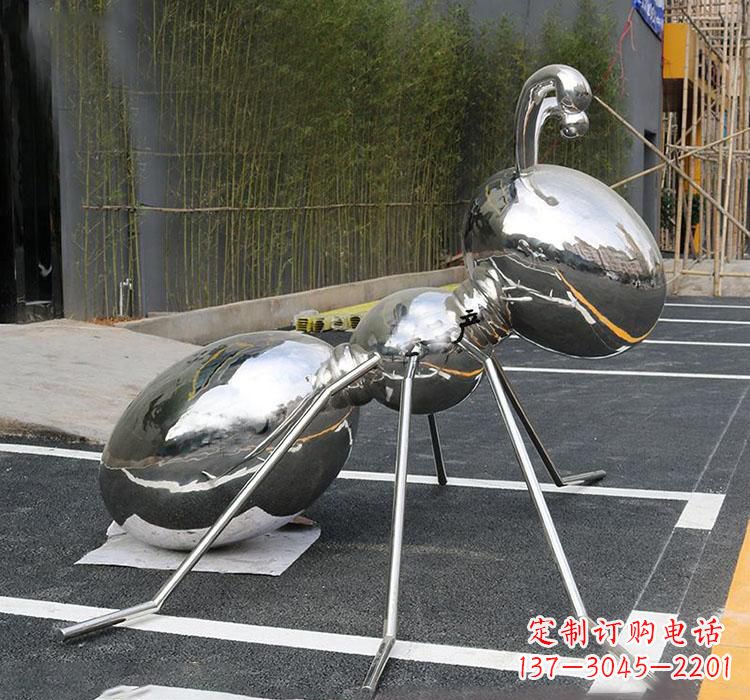 泰州不锈钢蚂蚁雕塑——象征力量与智慧