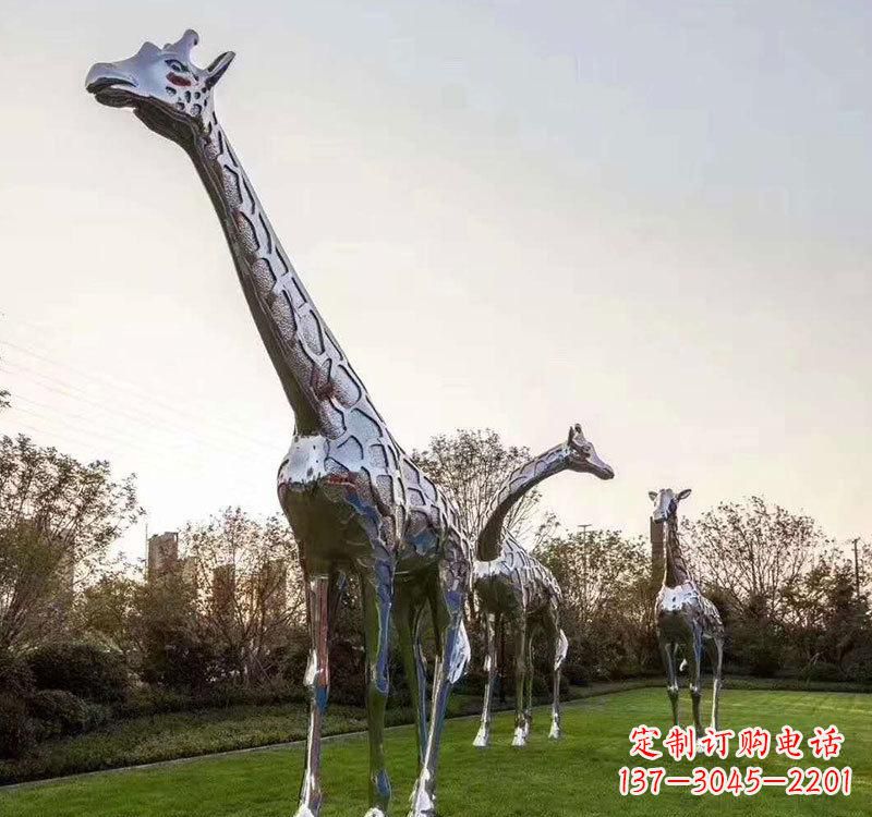 泰州不锈钢长颈鹿雕塑美丽的艺术精神