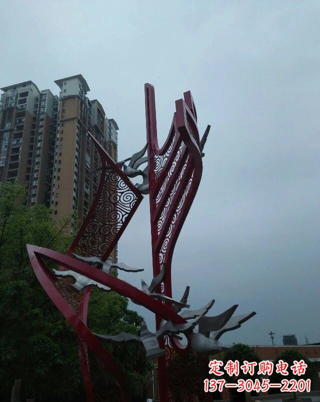泰州不锈钢祥云纹船帆雕塑