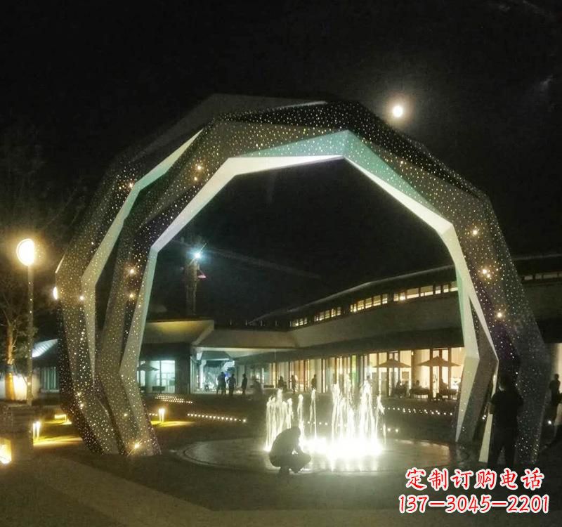 泰州不锈钢户外拱门雕塑精美线条点缀美景