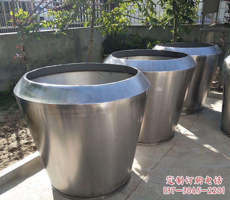 泰州不锈钢花盆雕塑给你的家园增添一份独特的美