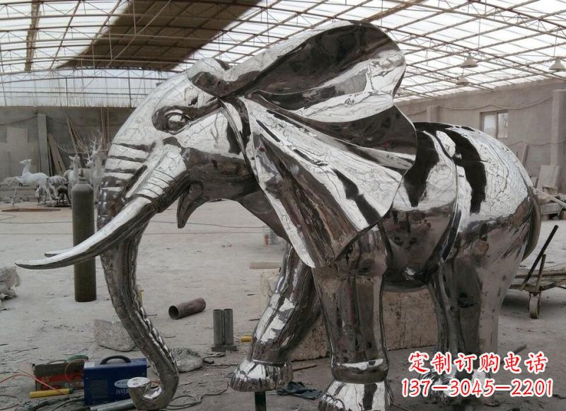 泰州不锈钢镜面大象雕塑——独特的艺术精品