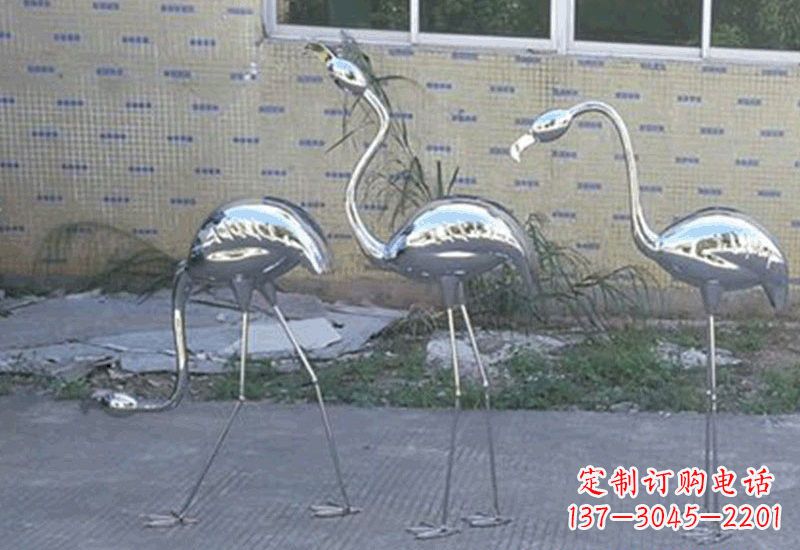 泰州不锈钢火烈鸟雕塑给人以美好的视觉享受