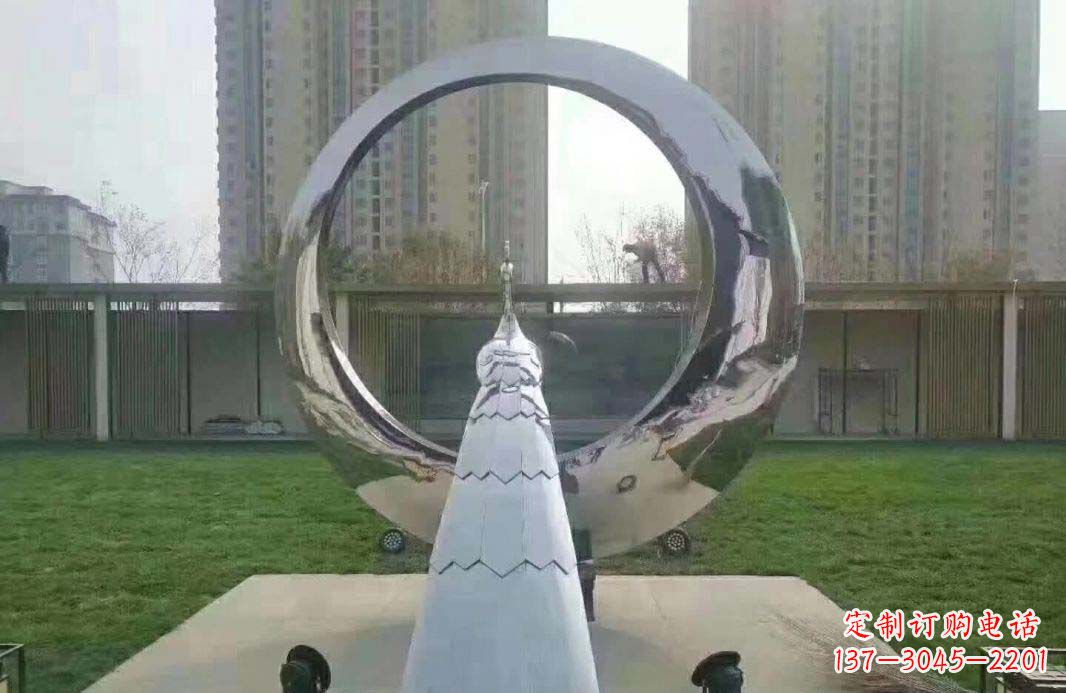 泰州不锈钢孔雀圆环雕塑