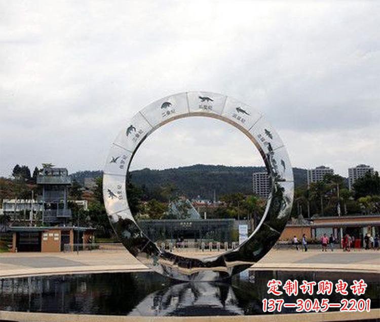 泰州恐龙圆环雕塑让恐龙永久存在