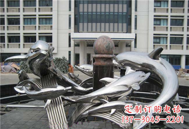 泰州海豚雕塑融合浪漫和优雅