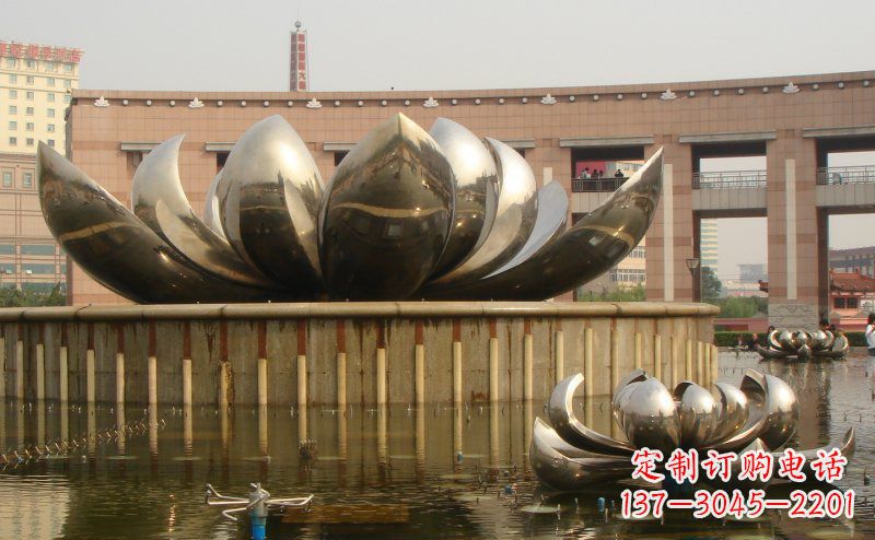 泰州不锈钢莲花雕塑一种精美的艺术品