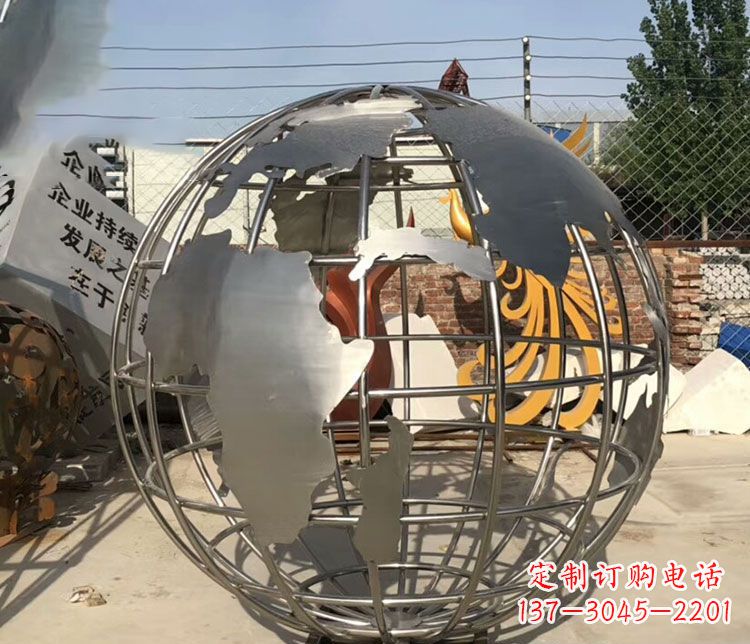 泰州不锈钢镂空地球仪雕塑艺术技艺的精美体现