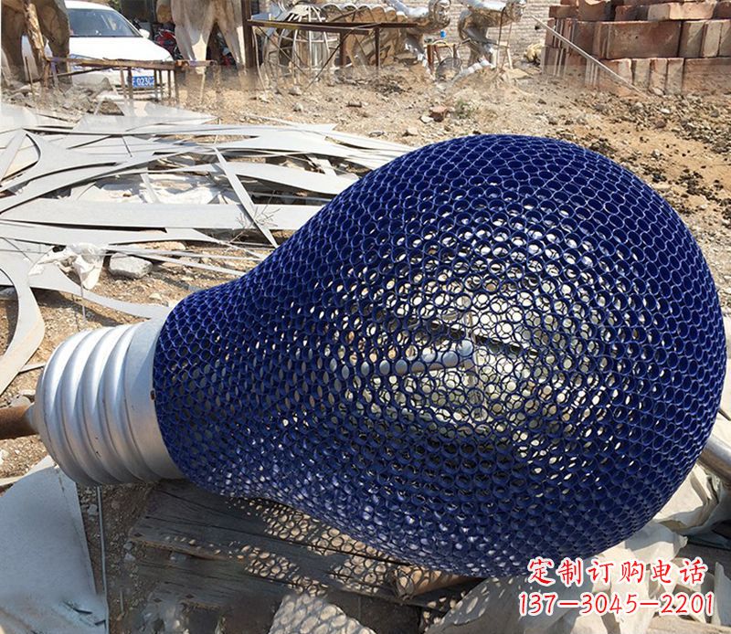 泰州不锈钢镂空灯泡雕塑精美灯光装置