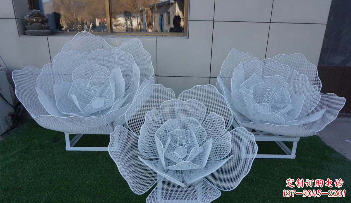 泰州不锈钢荷花雕塑一种精美而经久不衰的艺术品
