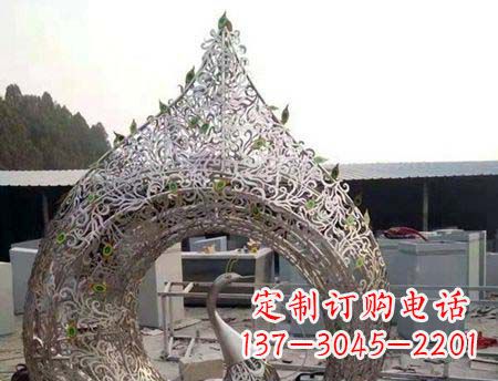 泰州不锈钢镂空孔雀雕塑精美的艺术之作