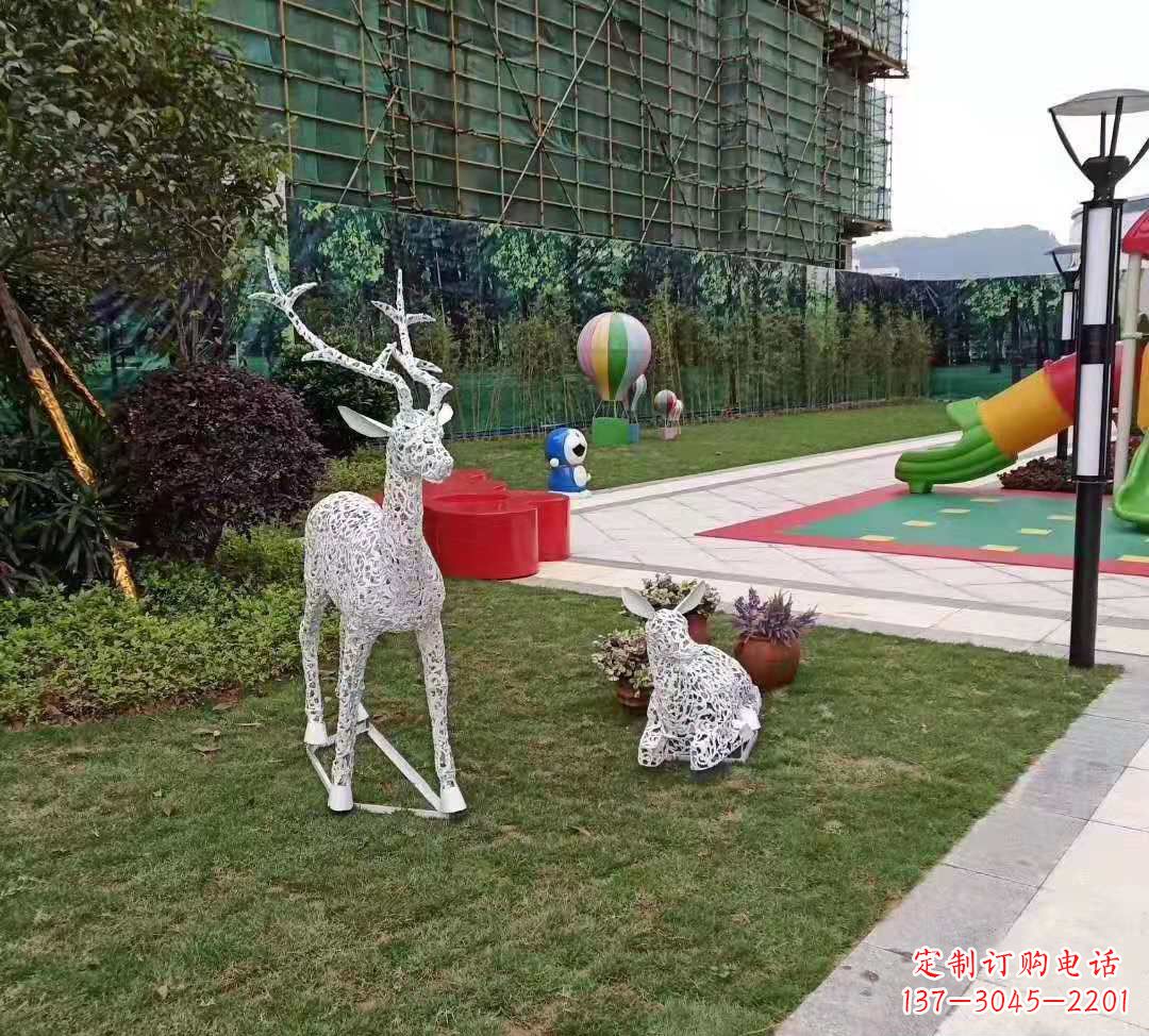 泰州不锈钢梅花鹿雕塑点亮公园景观