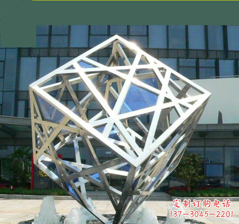 泰州不锈钢镂空魔方雕塑艺术与智慧的完美结合