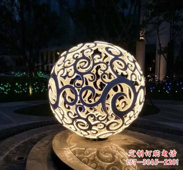 泰州不锈钢镂空球喷泉雕塑艺术性的水景装饰