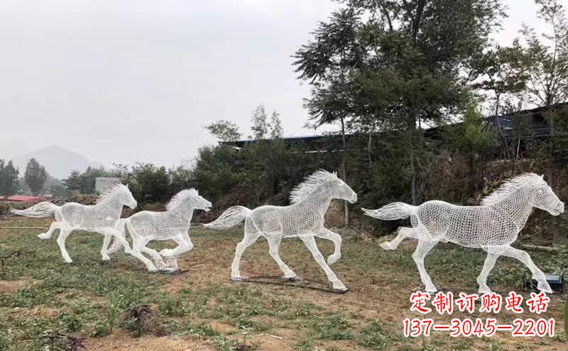 泰州不锈钢马雕塑勇往直前