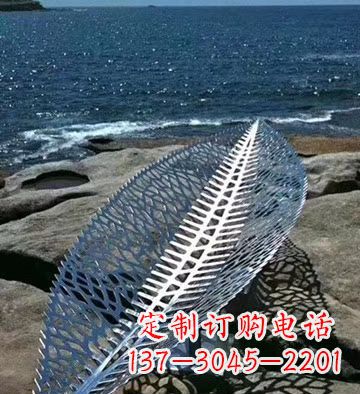 泰州不锈钢镂空树叶景观雕塑精致而又充满灵性