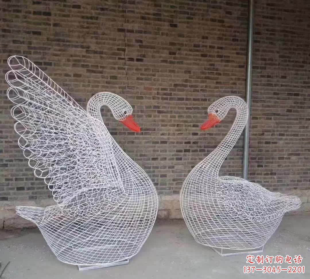 泰州不锈钢镂空天鹅雕塑——美丽动人