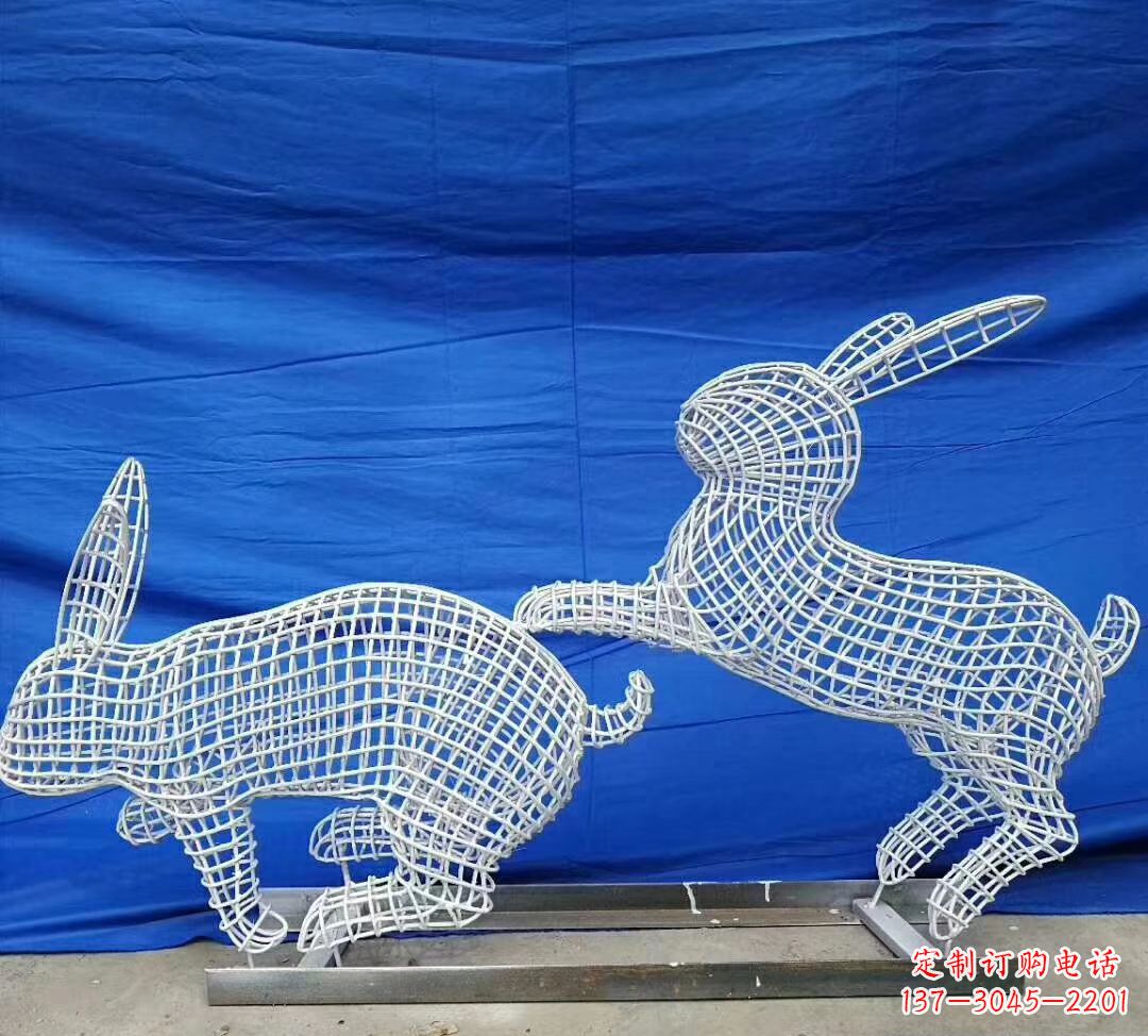 泰州不锈钢镂空兔子精美雕塑展现可爱