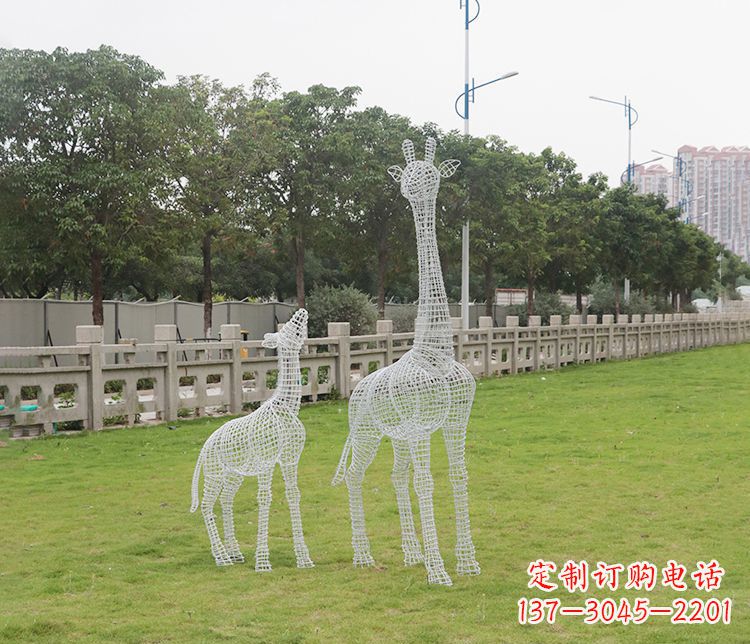 泰州精美的不锈钢长颈鹿雕塑