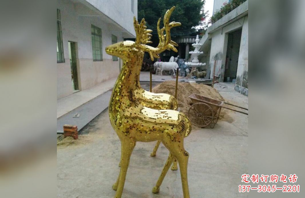 泰州不锈钢鹿公园的动物雕塑
