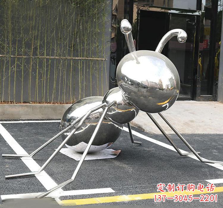 泰州不锈钢蚂蚁雕塑象征着勤劳与坚毅