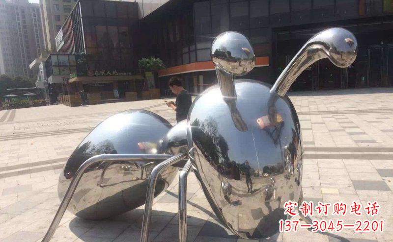 泰州不锈钢蚂蚁雕塑精美而富有讽刺意味
