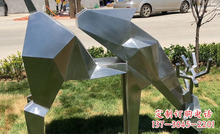 泰州不锈钢梅花鹿雕塑给公园带来美丽风景