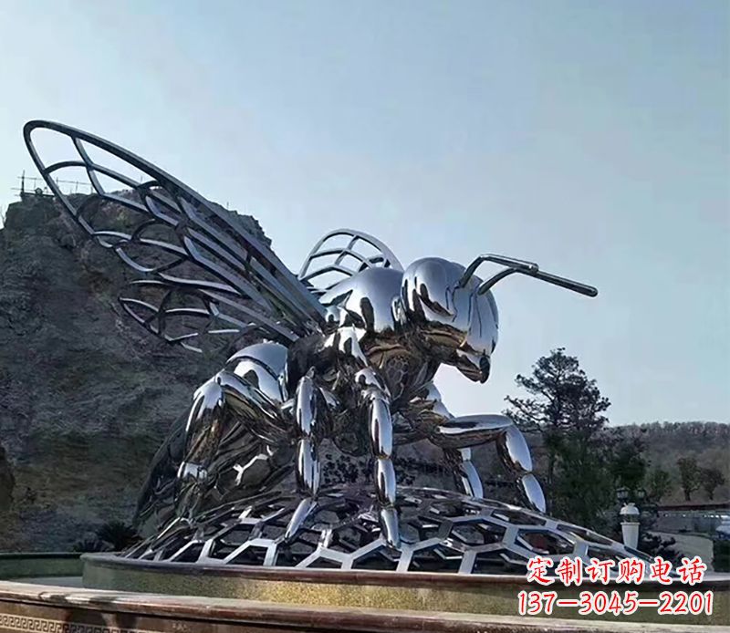 泰州不锈钢蜜蜂雕塑精美雕塑点缀环境