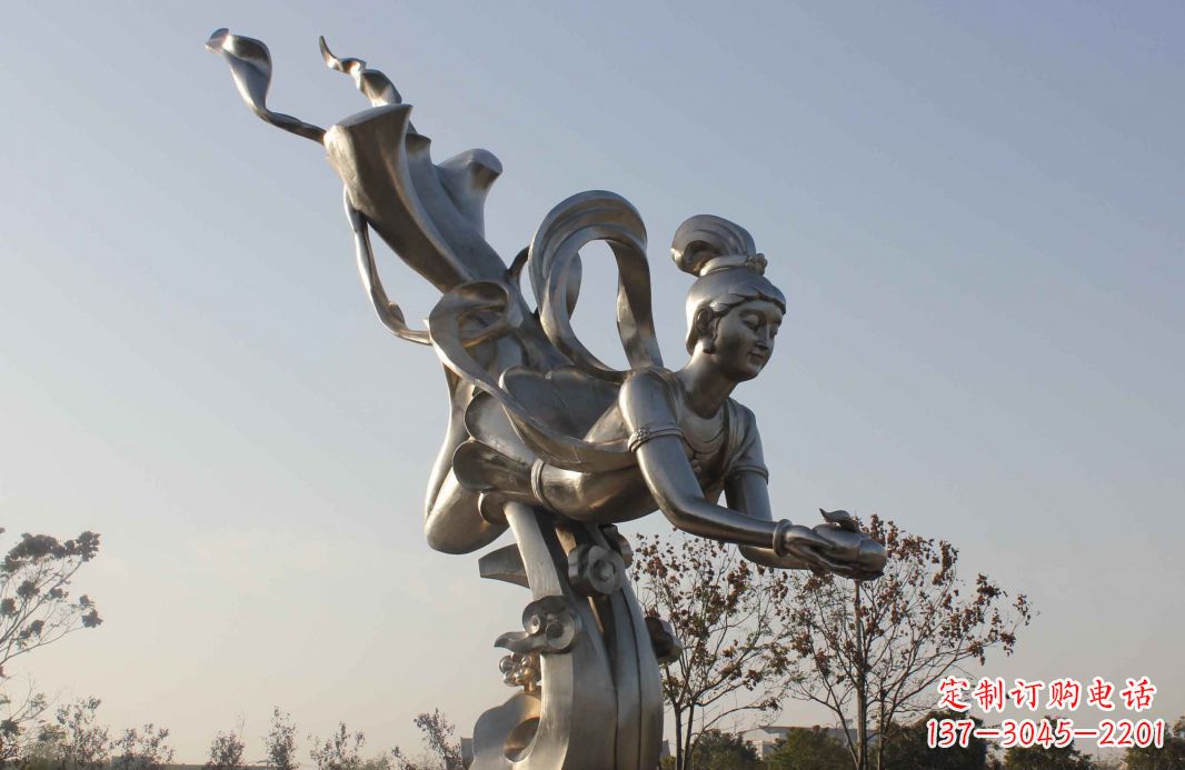 泰州蟠桃祈福精美不锈钢雕塑