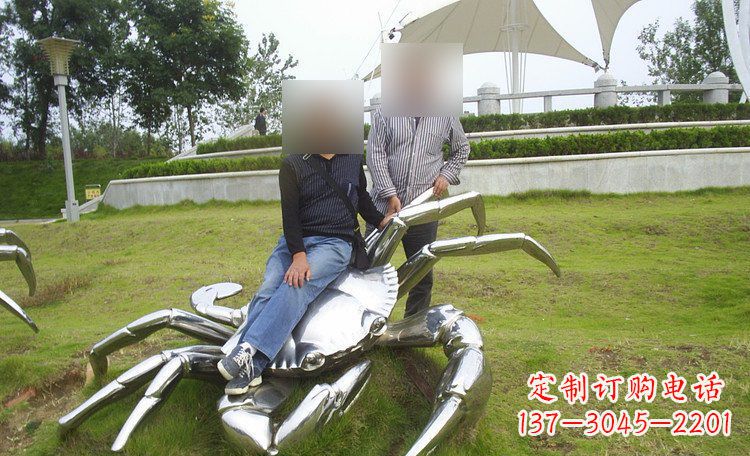 泰州不锈钢螃蟹雕塑艺术美化公园环境