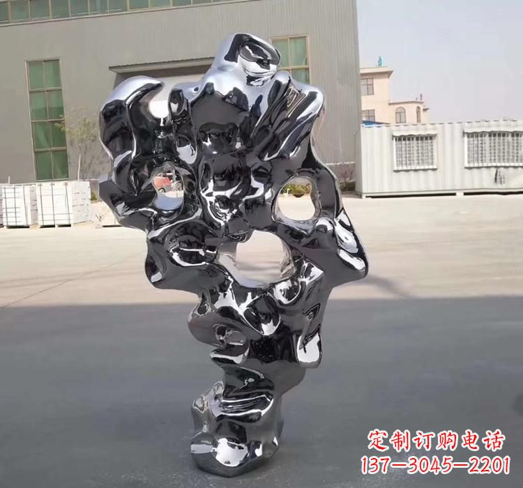 泰州太湖石雕塑精美的艺术瑰宝