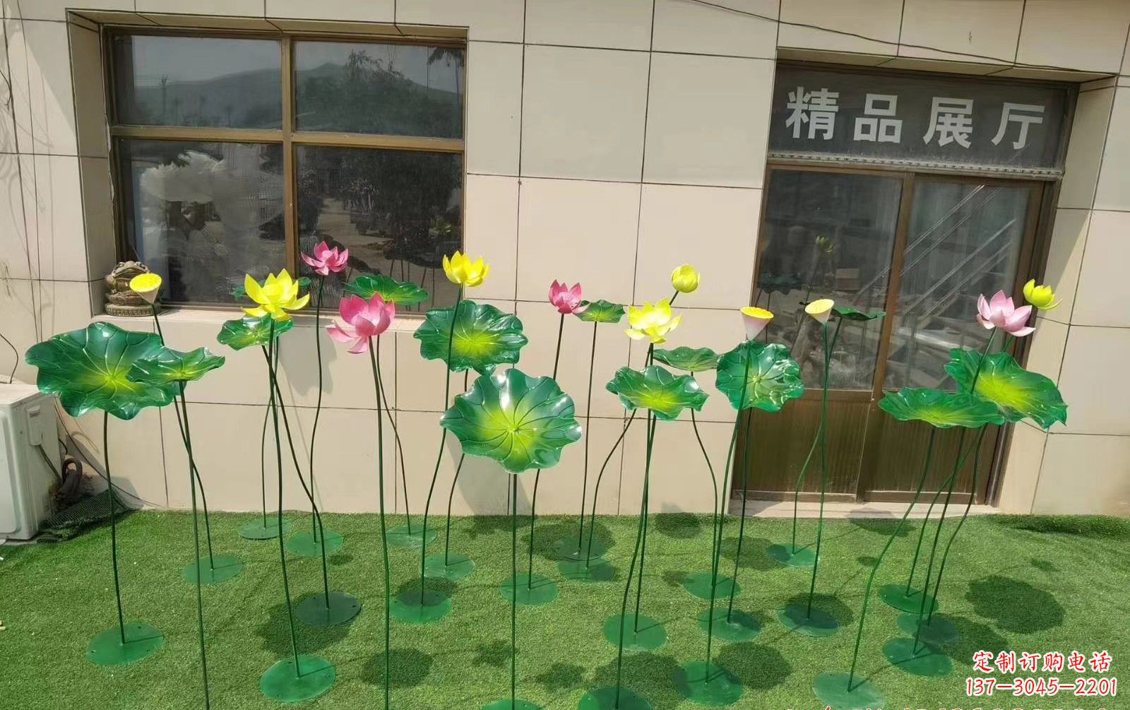泰州不锈钢荷花雕塑给景观增添美感