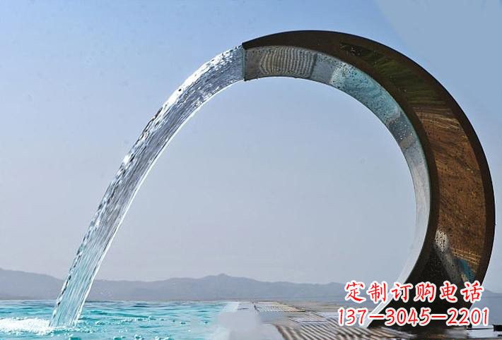 泰州精美不锈钢喷水圆环雕塑