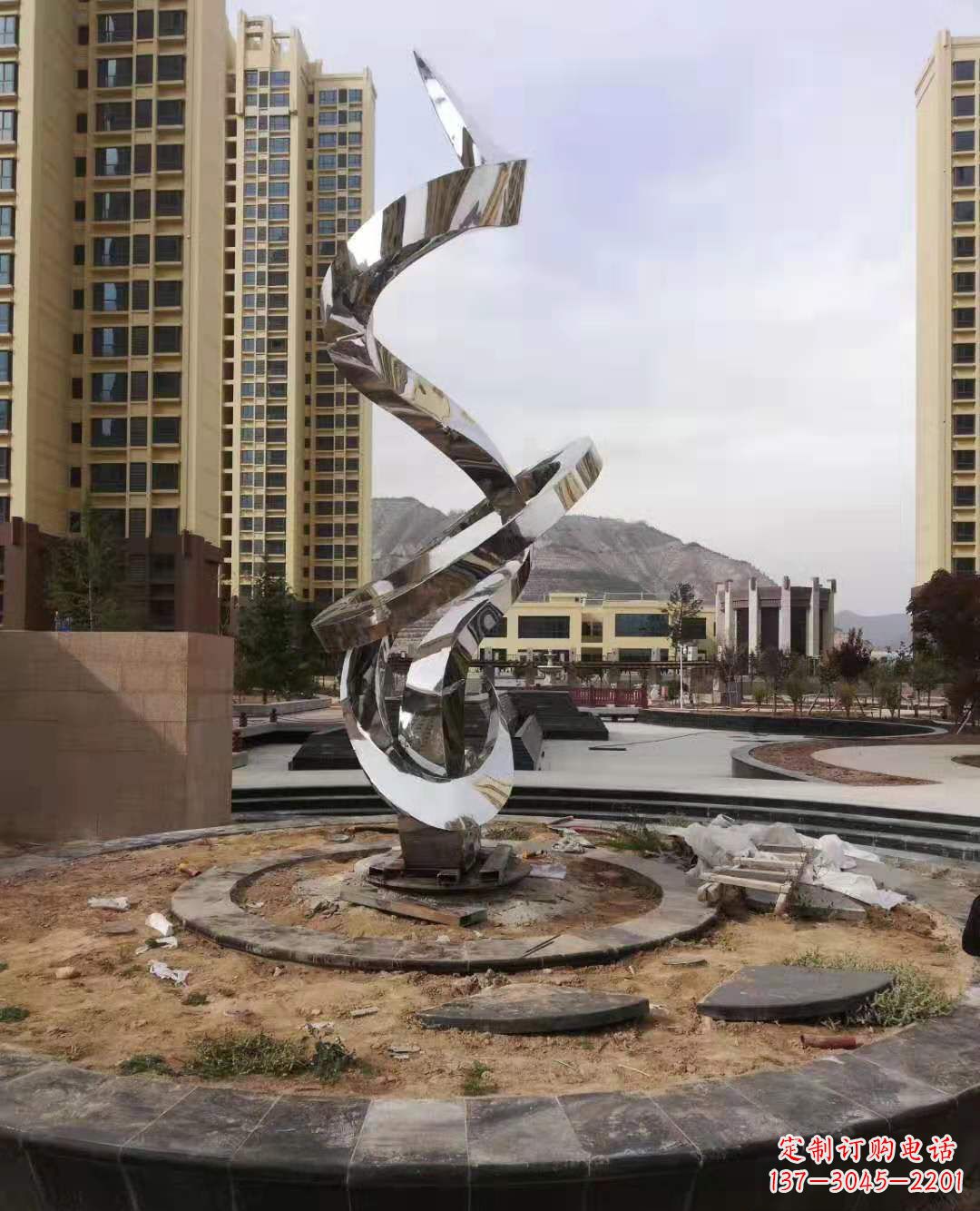 泰州飘带雕塑美化城市空间的艺术