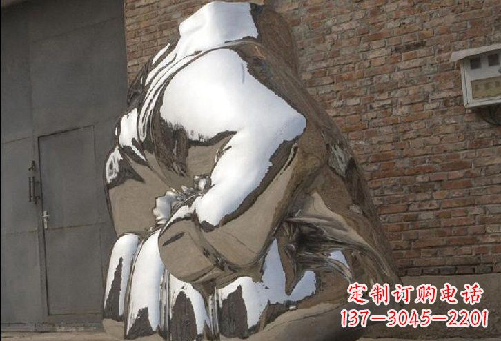泰州不锈钢拳头雕塑给人以力量的象征