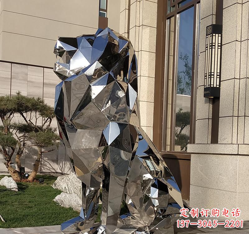 泰州不锈钢狮子雕塑精美而又富有艺术感