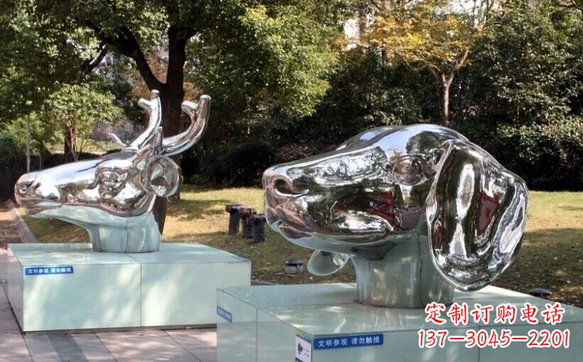 泰州十二生肖头像景观雕塑