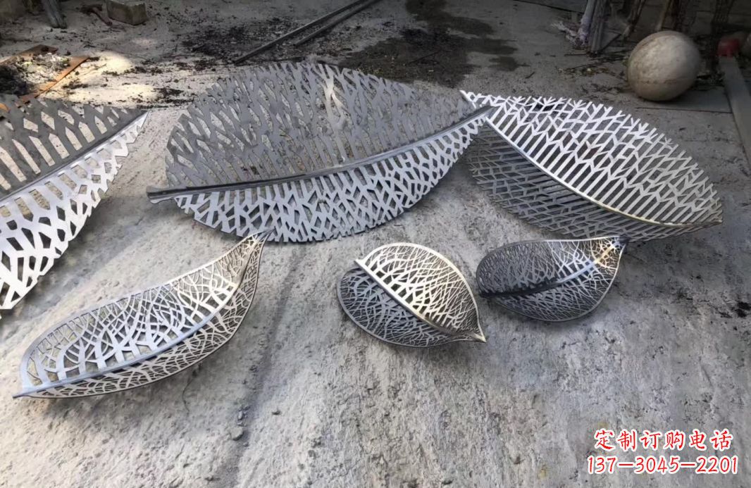 泰州优雅的不锈钢树叶雕塑