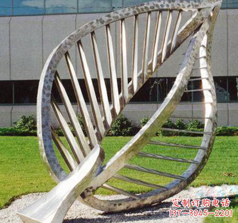 泰州不锈钢树叶镂空景观雕塑精美而古朴