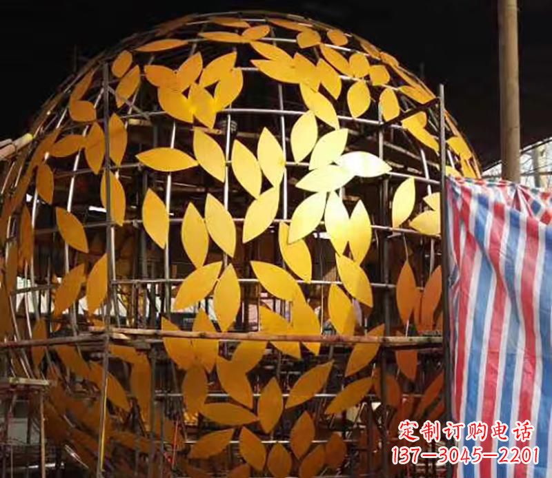泰州不锈钢树叶镂空球景观雕塑