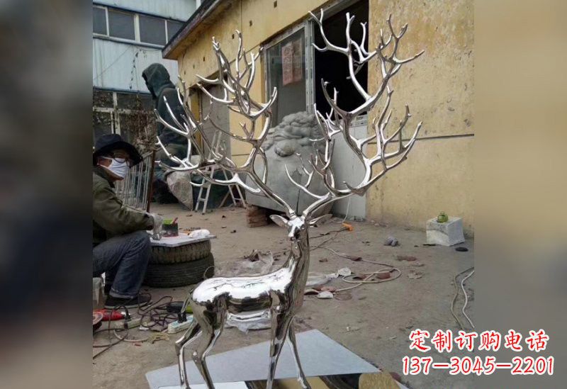 泰州不锈钢树枝鹿雕塑艺术精美的自然之美