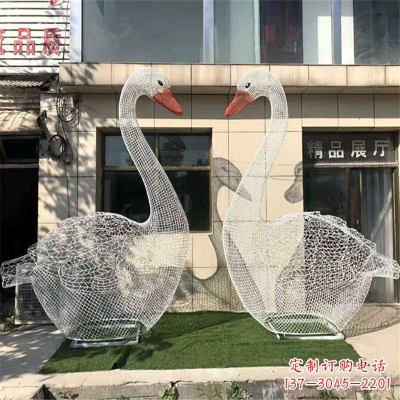 泰州不锈钢缩翅网格天鹅一对经典雕塑的传奇之美